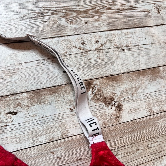 ❤️Victoria’s Secret T-Shirt 36D bra - Picture 4 of 5